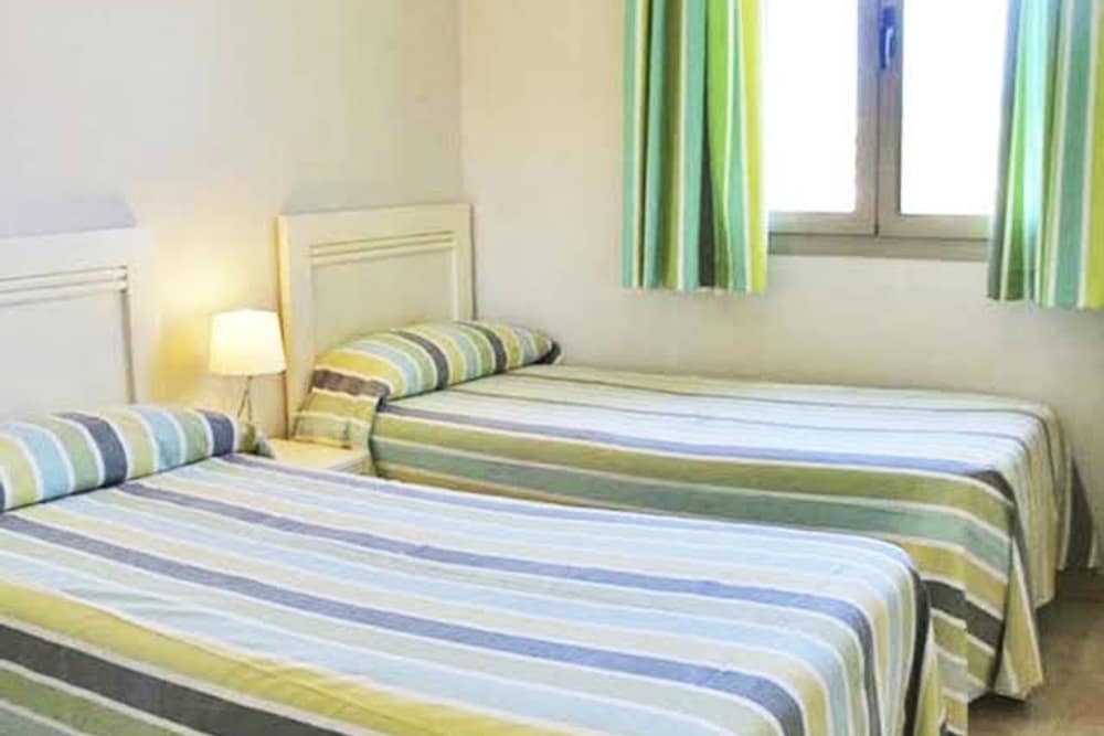 Esmeralda Suites Apartments (3)