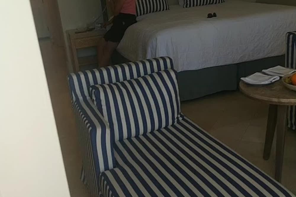 Anassa (2)