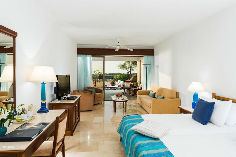Coral Beach Hotel & Resort (3)