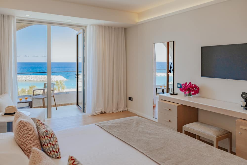 Golden Coast Beach Hotel (3)