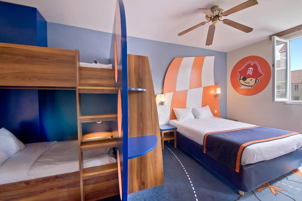 Explorers Hotel at Disneyland Paris (3)