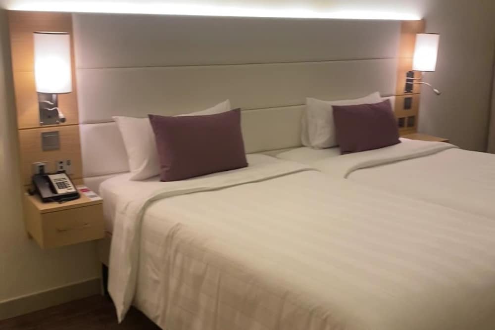 Premier Inn Dubai Ibn Battuta Mall (2)
