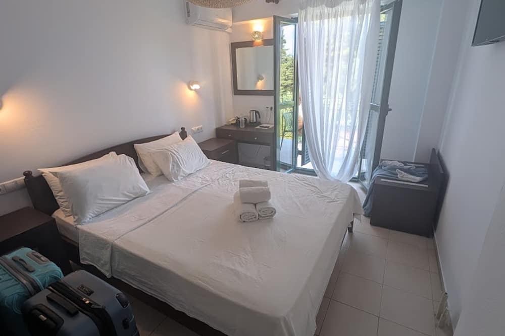 Tara Beach Hotel (3)
