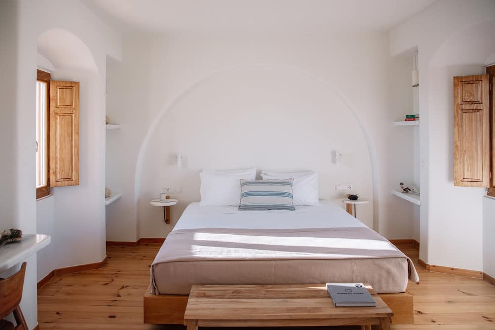 Ammothines Cycladic Suites (3)