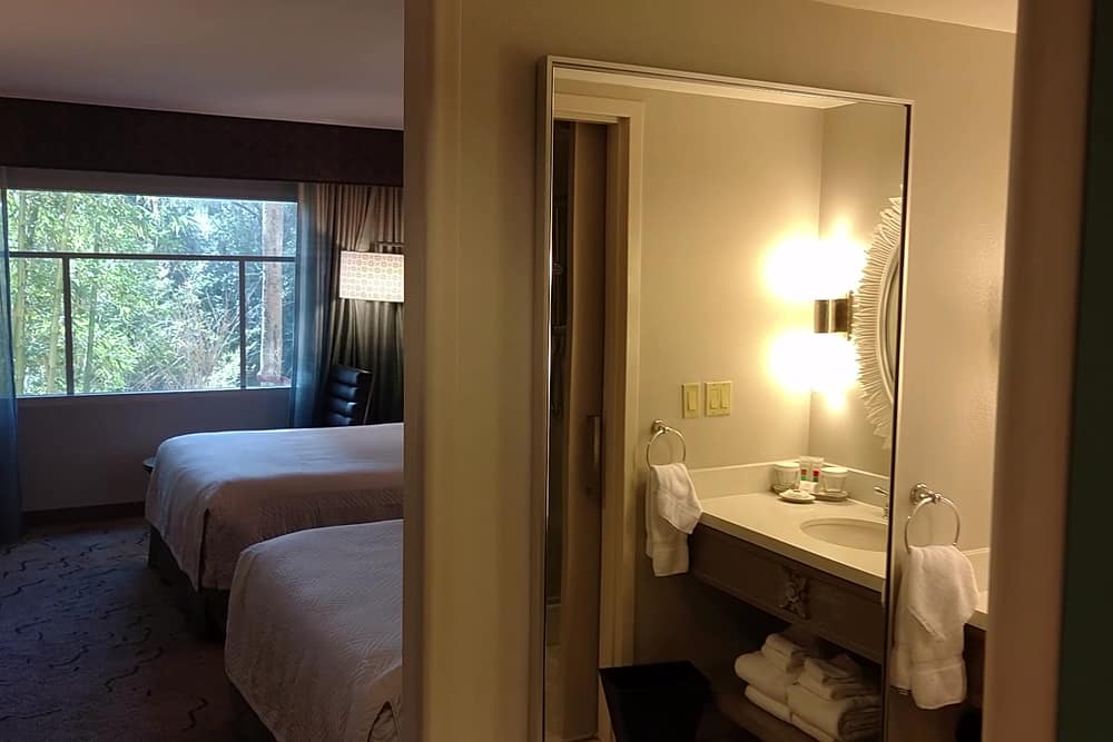 Loews Royal Pacific Resort at Universal Orlando (2)