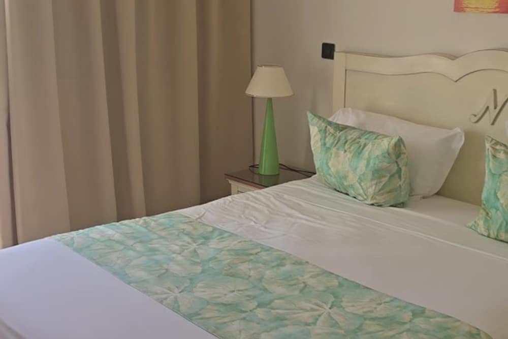 Le Nautile Beachfront Hotel (2)