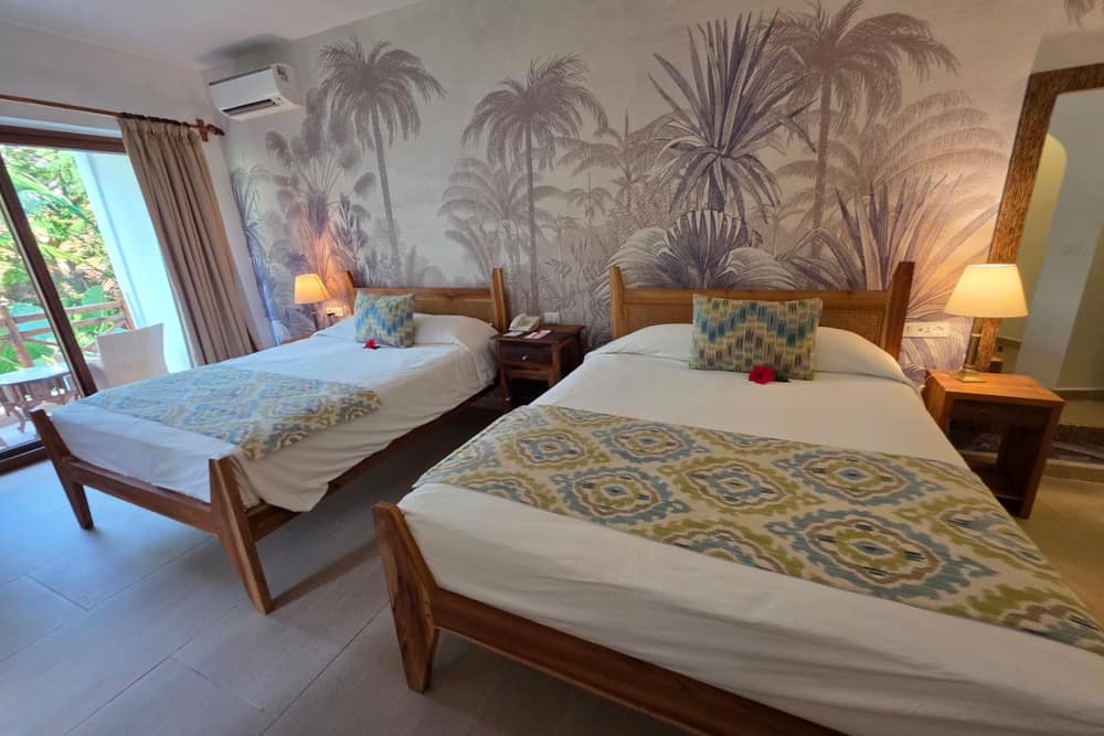 Bluebay Beach Resort & Spa (3)